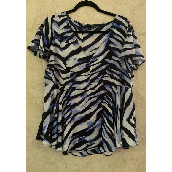 20.  Torrid Navy Zebra Georgette Peplum  Blouse Size 10 (M/L) - Picture 3 of 8